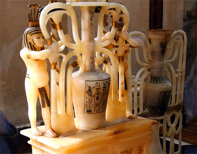 Originalölgefäß aus Alabaster Ägyptisches Museum, Kairo